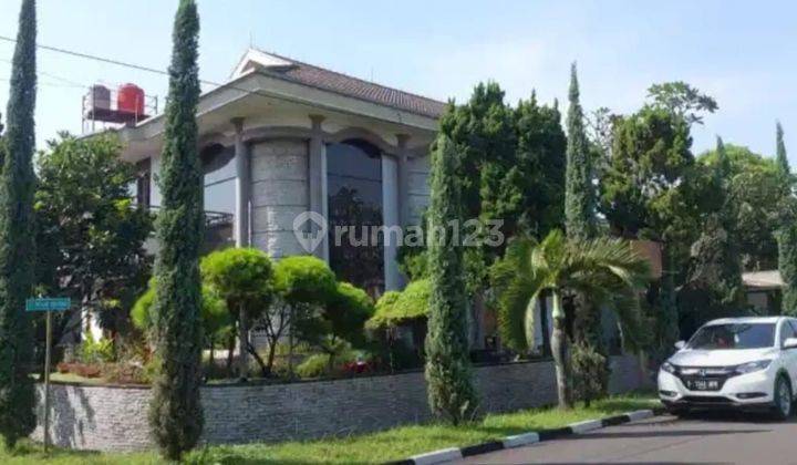 Rumah Lux di Komplek Mekar Wangi 3 Lantai SHM Bagus 1