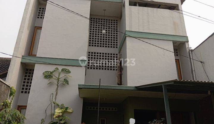 Dijual Rumah 3 Lantai Siap Huni di Batununggal, Bandung 1