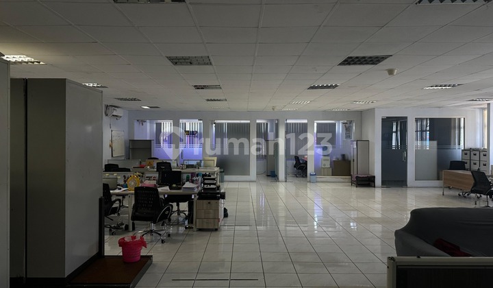 Gedung Office Pinggir Jalan Raya Dikota Balikpapan 