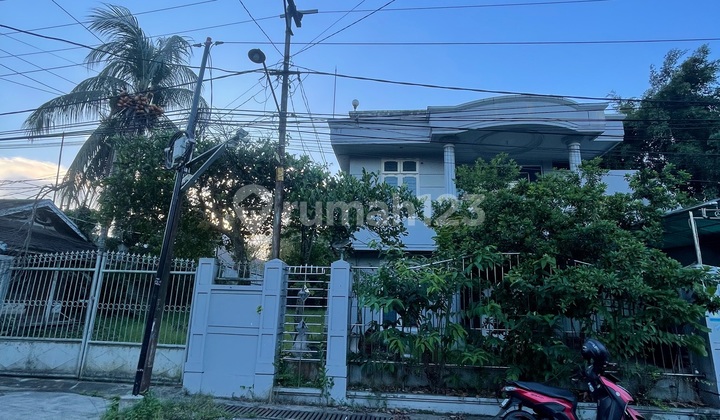 Rumah Mewah Disamarinda Halaman Parkir Luas