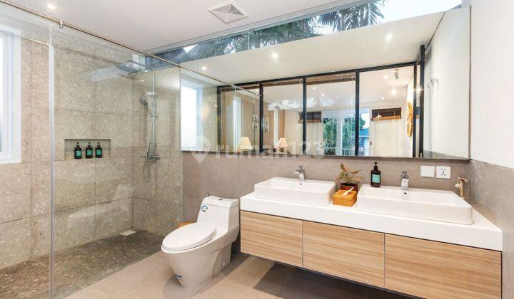 Spacious Seven Bedrooms Freehold Villa In Seminyak  2