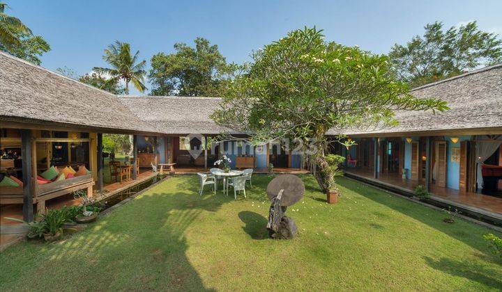 For Sale Riverside 3 Bedrooms Villa In Munggu 1