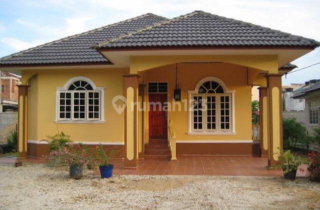 Rumah Disewakan Di Lingkungan Penduduk 1