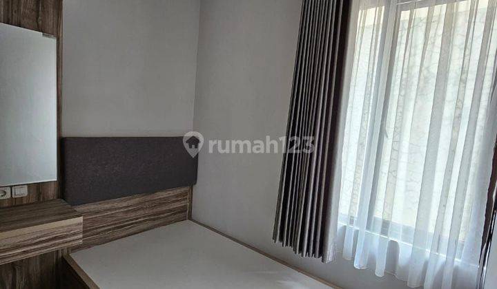 Dijual Rumah Cantik Sudah Renovasi Dan Semi Furnish 2 Lantai Di Ciputat 2