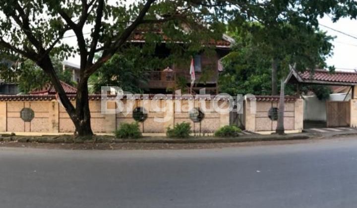 RUMAH PANGGUNG   TRADISIONAL MAKASSAR  1