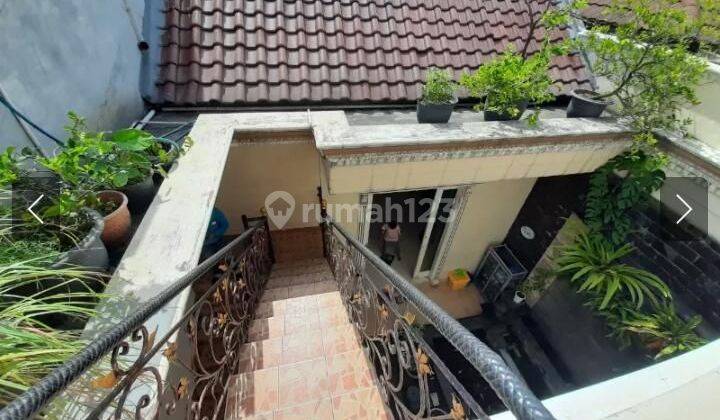 Dijual rumah 2 lantai, daerah kebon jeruk/jak bar. 2