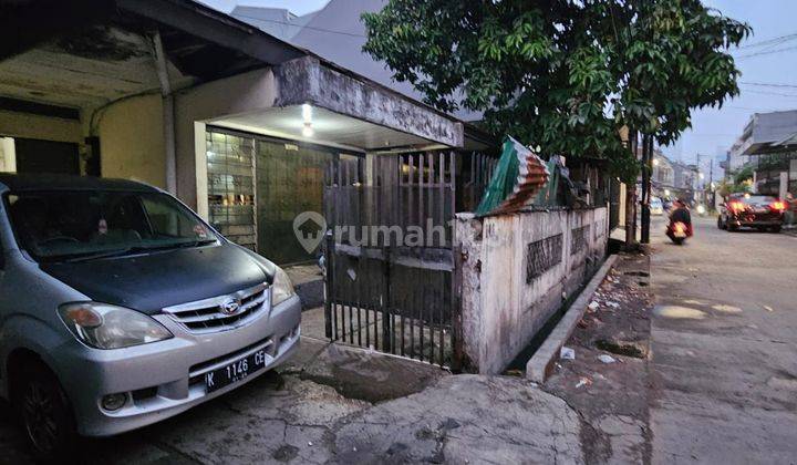 Dijual Rumah tua, pinggir jalan raya daerah kebon jeruk. 2