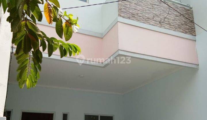 Dijual Rumah baru 21/2 lantai di Tanjung Duren 1