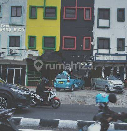 Ruko 31/2 lantai, area bisnis perkantoran 1