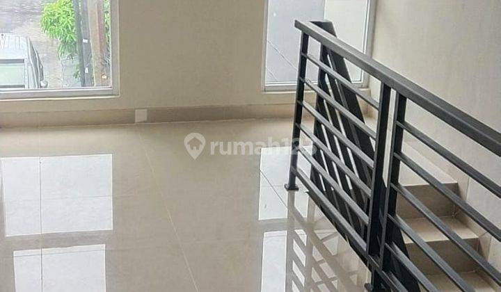 Dijual Rumah 2 lantai area komplek perumahan 2