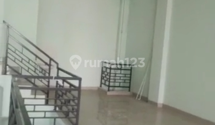 For Rent 4-Story Shop House in Kemanggisan Raya Area 2
