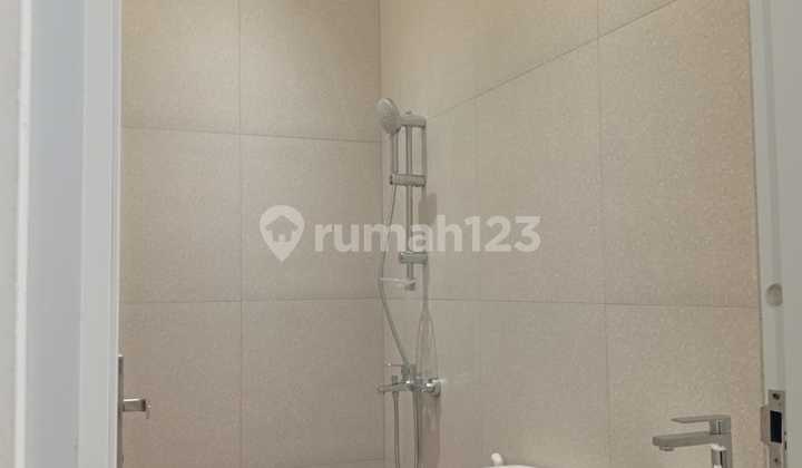 Rumah Brand New 3 Lantai Dijual Daerah Tanjung Duren ( Jakarta Barat ) 2