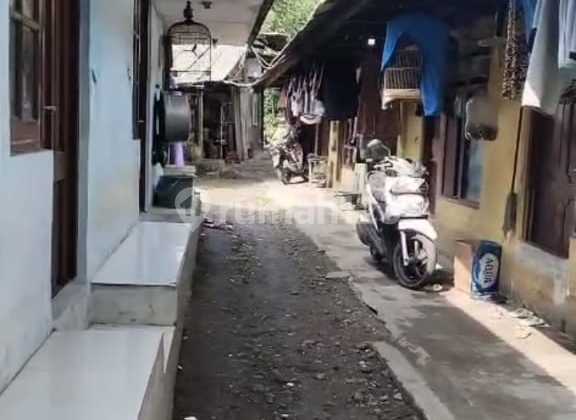 For Sale: Rental House with Land Calculation, Kebayoran Lama Area