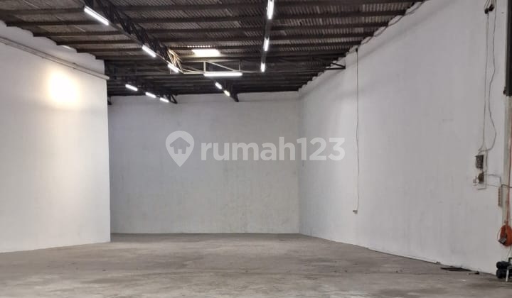 Gudang Gadeng 1 1/2 Lantai, Jakarta Barat
