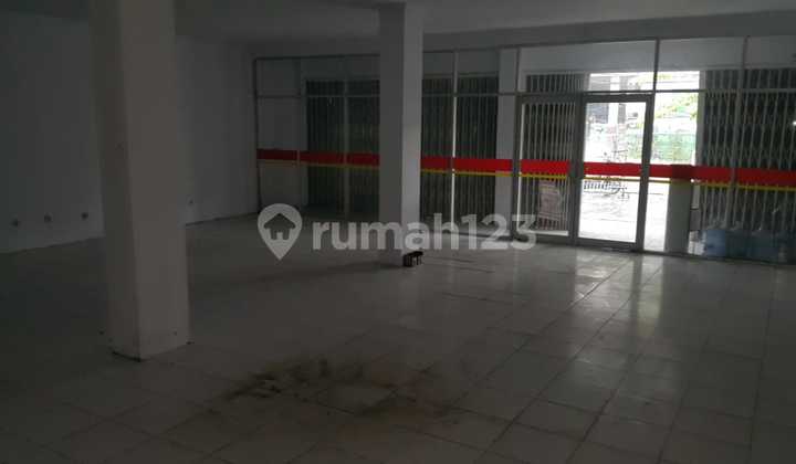 For Rent 2-Storey Twin Shop Houses, 3 Floors, Kebayoran Lama Area, South Jakarta. 2