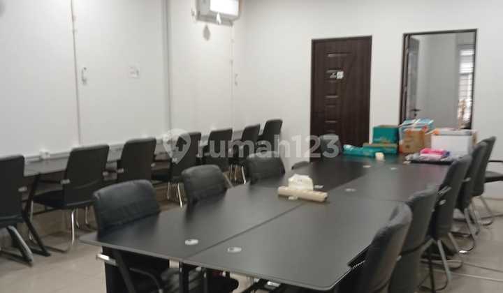 Ruko 3 LT Disewakan, Lokasi Strategis Daerah Kebon Jeruk Ruko 3 LT Disewakan, Lokasi Strategis Daerah Kebon Jeruk