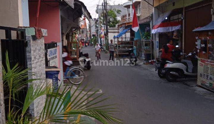 Dijual rumah 3 Lantai, Lokasi Strategis 2