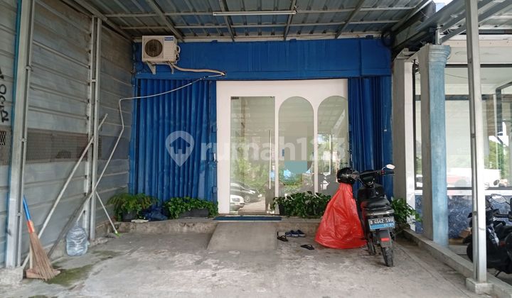 2 1/2 Story Shop House for Rent, Kebon Jeruk Location (West Jakarta)
