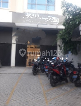 For Rent: 2-Story Shop House, Main Road Frontage 2