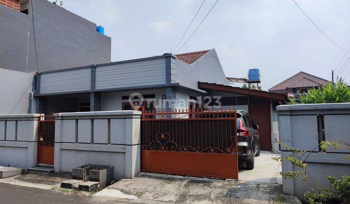 Dijual rumah di Duren Sawit Indah dalam komplek 1