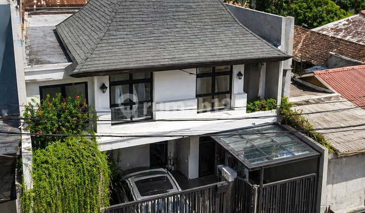 Rumah Mewah Jalan Lebar Siap Huni