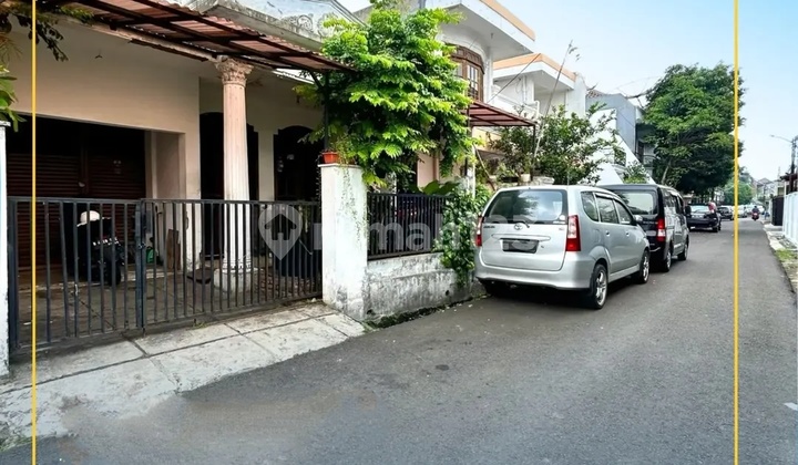 Rumah Lokasi Strategis Jalan 2 Mobil Di Tebet 1