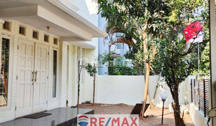 Dijual Rumah Minimalis Modern Di Kemang Pratama 2