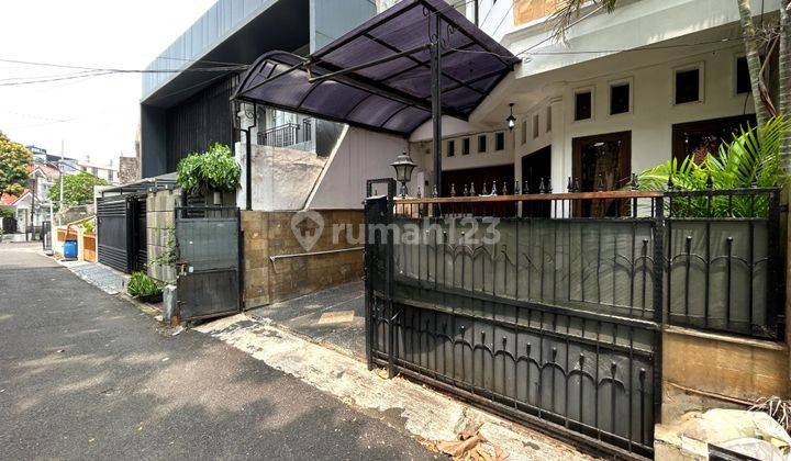 Rumah Siap Huni Akses Jalan 2 Mobil One Gate System Depan Taman 2