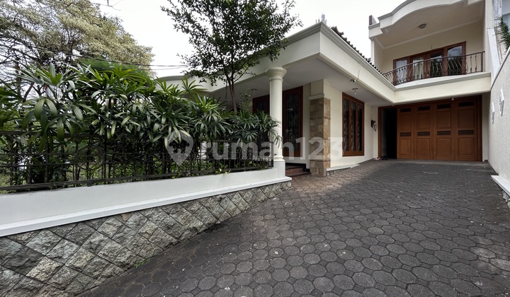 Luxury Home Ready for Occupancy with Main Road Access in Front of EcoPark. Luxury Home Ready for Occupancy with Main Road Access in Front of EcoPark.