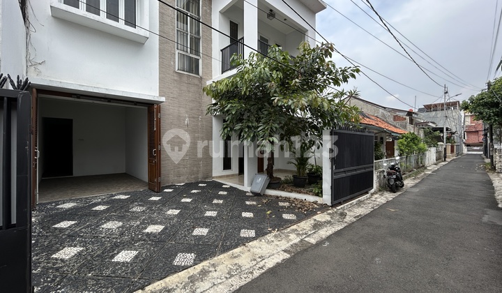 Ready-to-Occupy House in a Strategic Location in East Tebet Ready-to-Occupy House in a Strategic Location in East Tebet