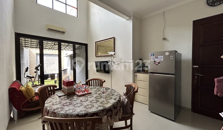 Rumah Bagus Siap Huni Lokasi Strategis Dengan Akses Jalan 2 Mobil