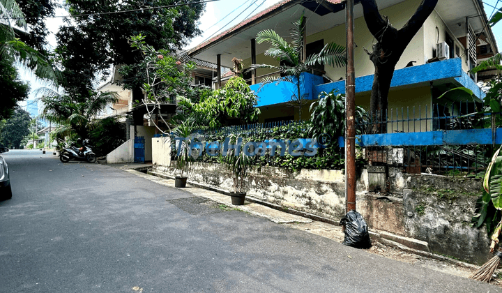 Rumah Hitung Tanah  Akses Jalan Lebar Lokasi Strategis SCBD 1