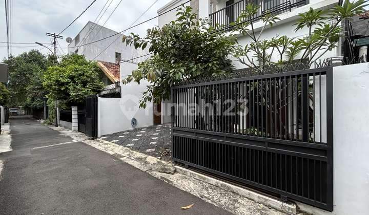 Rumah Siap Huni Lokasi Strategis di Tebet Timur 2