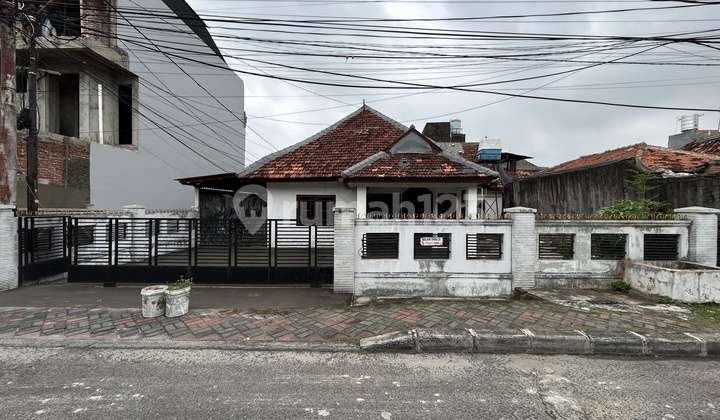 Dijual Rumah Kantor Dimensi Tanah (L 14,5 m x P 29 m) Akses 3 Mobil 