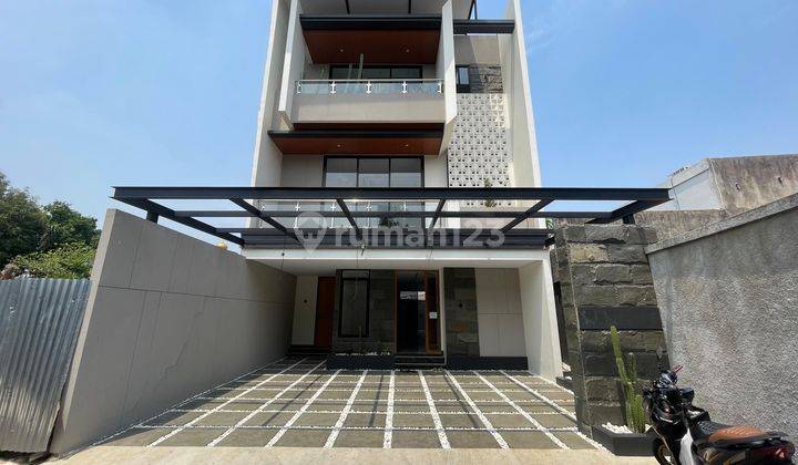 Modern Smart Home  + Swimming Pool Area Strategis Kemang 1