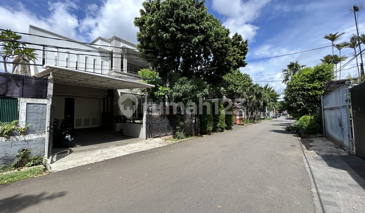 Rumah Mewah Siap Huni Lokasi Strategis Luas Tanah 447 m2