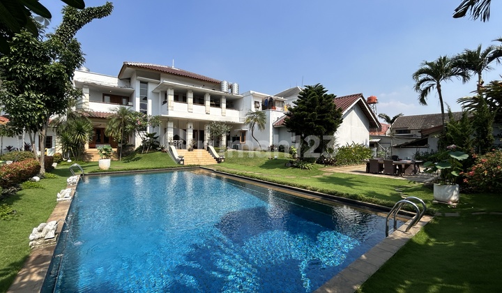 Rumah Mewah Siap Huni Luas Tanah 2.460 m2