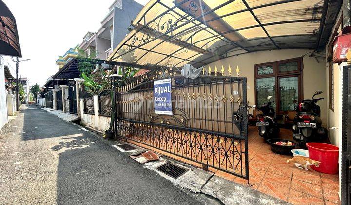 Dijual Rumah 2 Lantai Luas 200 Meter Akses Jalan 1 Mobil Di Hoek. 1