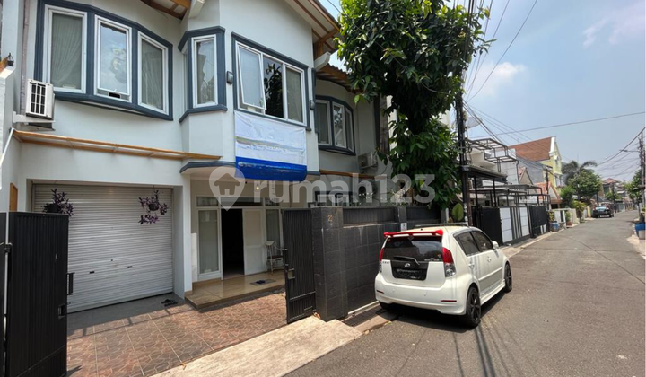 Rumah Siap Huni Di Tebet Jalan Lebar Dekat Pusat Bisnis 