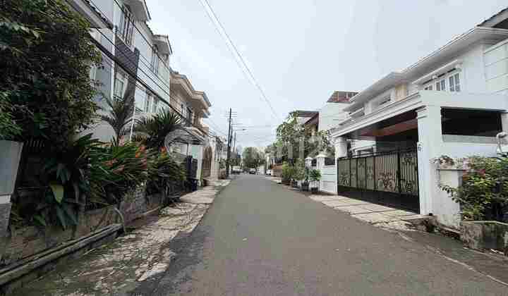 Rumah Siap Huni Dekat Tebet Eco Park Akses Jalan Lebar 3 Mobil 11