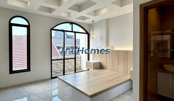 Rumah Brand New Tebet 3 Lantai Fully Furnished  2