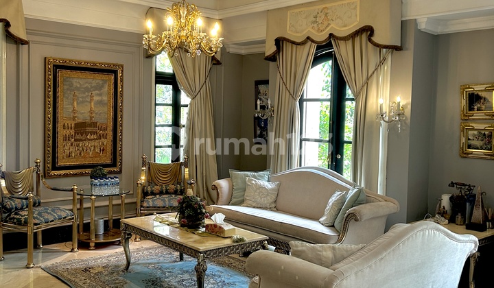 Rumah Mewah Gaya Perancis Full Furnished Dalam Komplek Elit Tebet  2