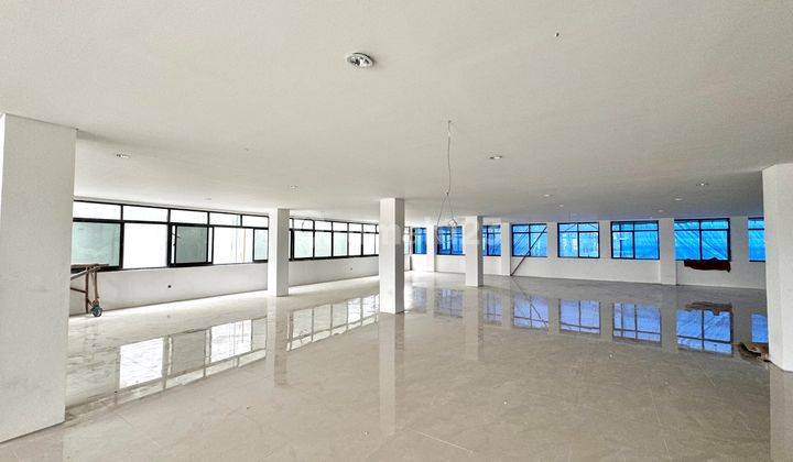 Gedung 3 Lantai + Basement Di Area Komersial Tebet  1