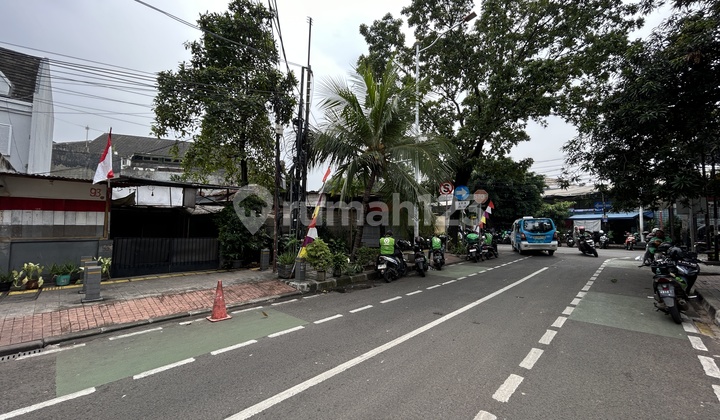 Rumah Hitung Tanah di Tebet Raya Area Komersial Cocok untuk Bisnis 1