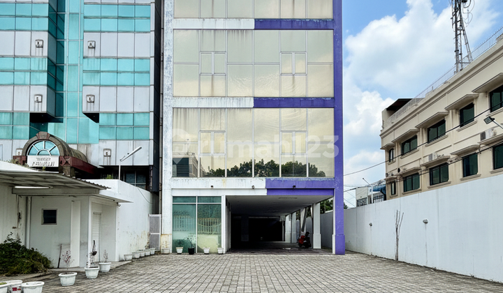Gedung Bagus 4.5 Floors Ready-to-Use in Jatinegara Near Casablanca