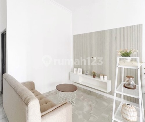 Rumah Mewah Semi Furnish Samping Pintu Tol