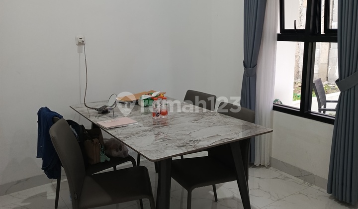 Roadside Near Limo & Krukut Toll Exclusive Townhouse 2