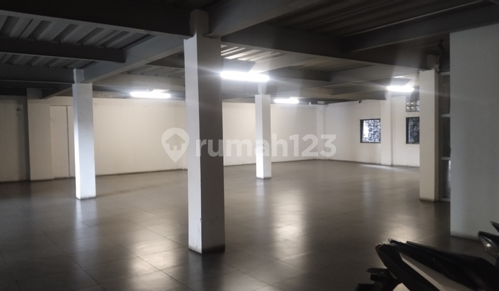 Ruko Tempat Usaha Ditengah Kota Bandung Ruko Tempat Usaha Ditengah Kota Bandung