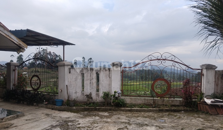 Rumah Di Ciwidey Pemandangan Kebun Dan Gunung 1