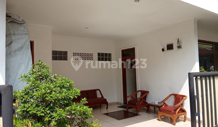 For Sale: Active Residential Home and Boarding House in Cipaganti 2